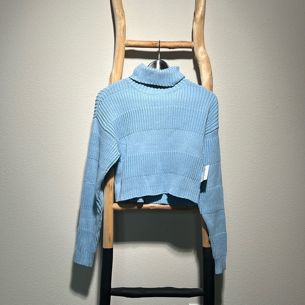 NWT L.A. HEARTS CROP SWEATER